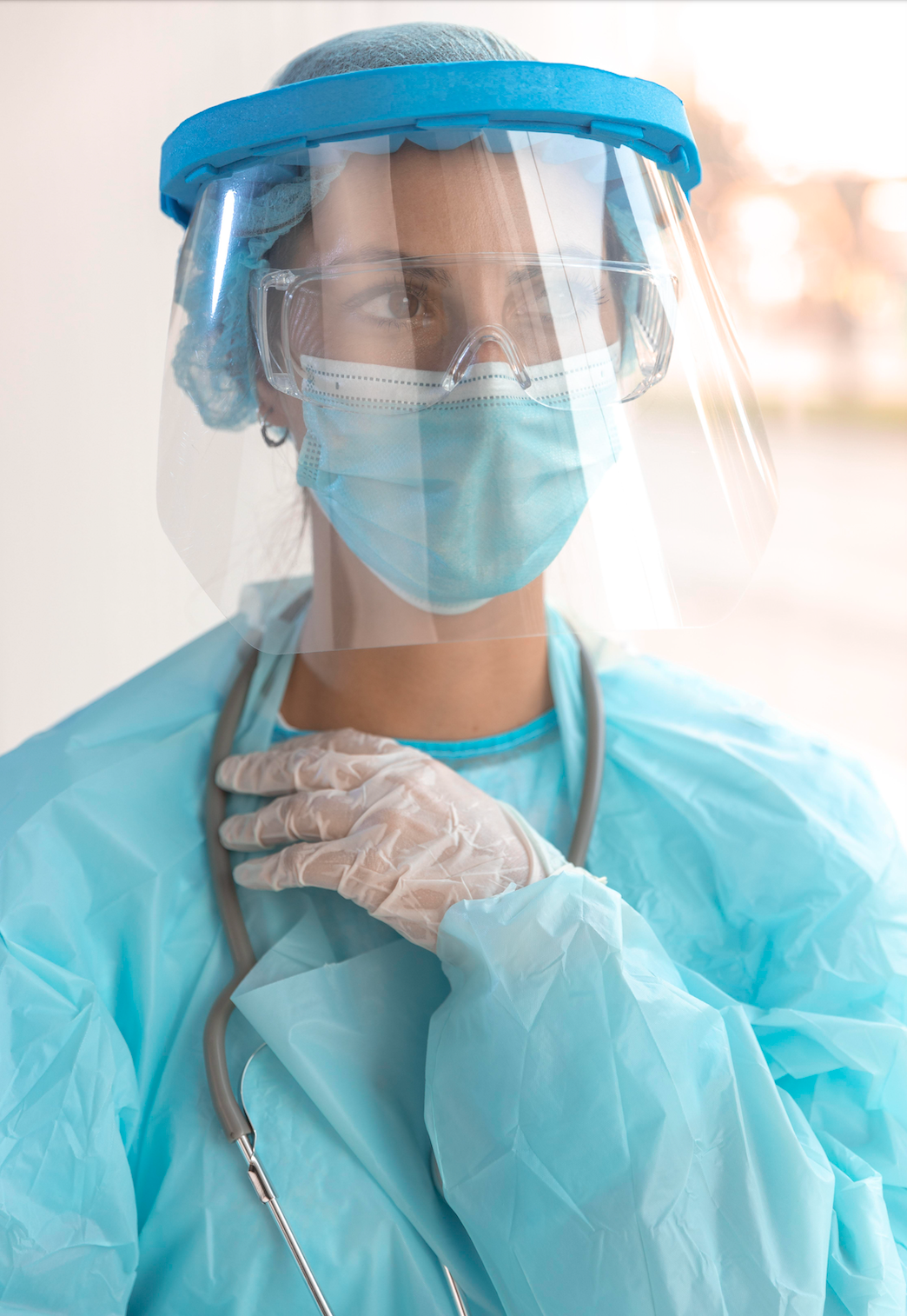 Bekijk ons assortiment persoonlijke beschermingsmiddelen zoals, haarnetten, schorten, baardmaskers, brillen, FFP2 mondmaskers, Type IIR mondmaskers, medische operatiemutsen, schoenovertrekken.